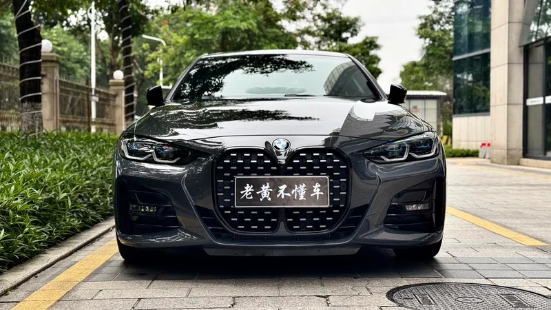 BMW 4 Series 2023 425i M Спортивный ночной костюм экстерьер фото 4 BMW 4 Series 2023 425i M Спортивный ночной костюм экстерьер фото 4