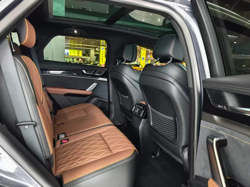 BYD Tang DM 2021 DM-i 1.5T 112KM Tipo de honor interior foto 16 BYD Tang DM 2021 DM-i 1.5T 112KM Tipo de honor interior foto 16