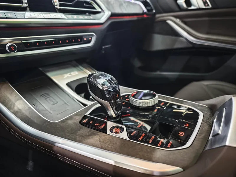 BMW X5 2022 xDrive 30Li Type de luxe M Ensemble de sport extérieur photo 6 BMW X5 2022 xDrive 30Li Type de luxe M Ensemble de sport extérieur photo 6