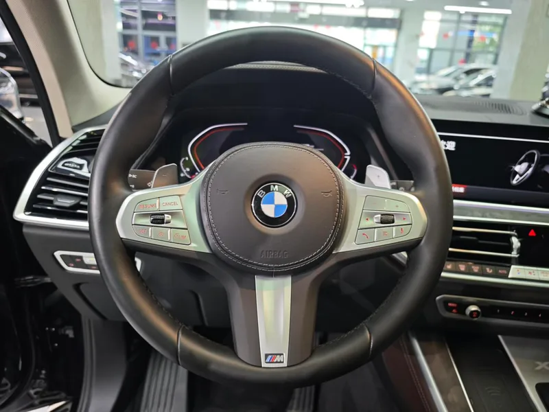 BMW X5 2022 xDrive 30Li Type de luxe M Ensemble de sport extérieur photo 7 BMW X5 2022 xDrive 30Li Type de luxe M Ensemble de sport extérieur photo 7