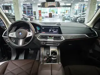 BMW X5 2022 xDrive 30Li Type de luxe M Ensemble de sport intérieur photo 9 BMW X5 2022 xDrive 30Li Type de luxe M Ensemble de sport intérieur photo 9