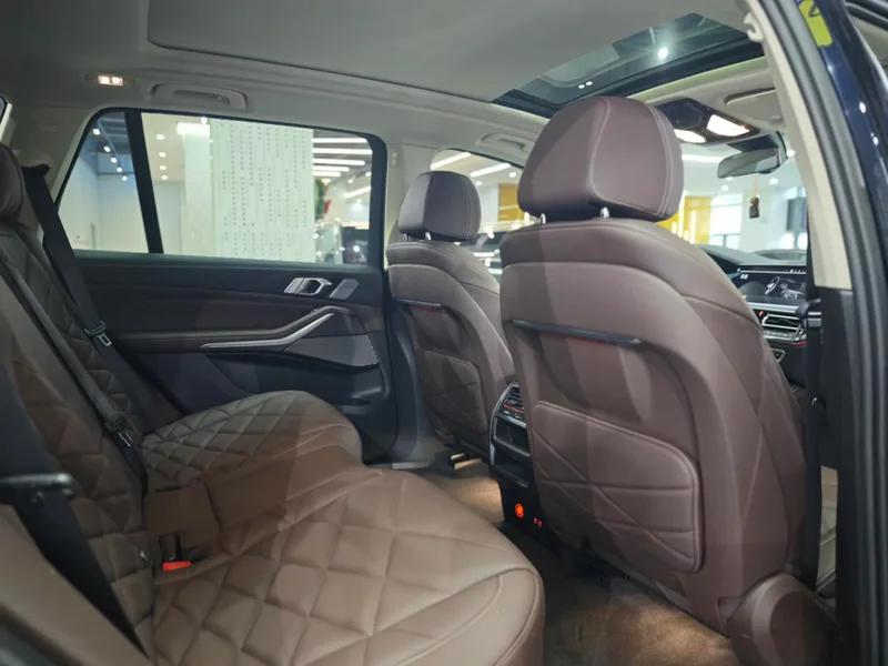 BMW X5 2022 xDrive 30Li Type de luxe M Ensemble de sport intérieur photo 12 BMW X5 2022 xDrive 30Li Type de luxe M Ensemble de sport intérieur photo 12