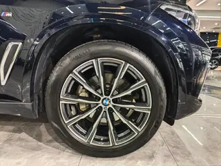 BMW X5 2022 xDrive 30Li Type de luxe M Ensemble de sport intérieur photo 13 BMW X5 2022 xDrive 30Li Type de luxe M Ensemble de sport intérieur photo 13