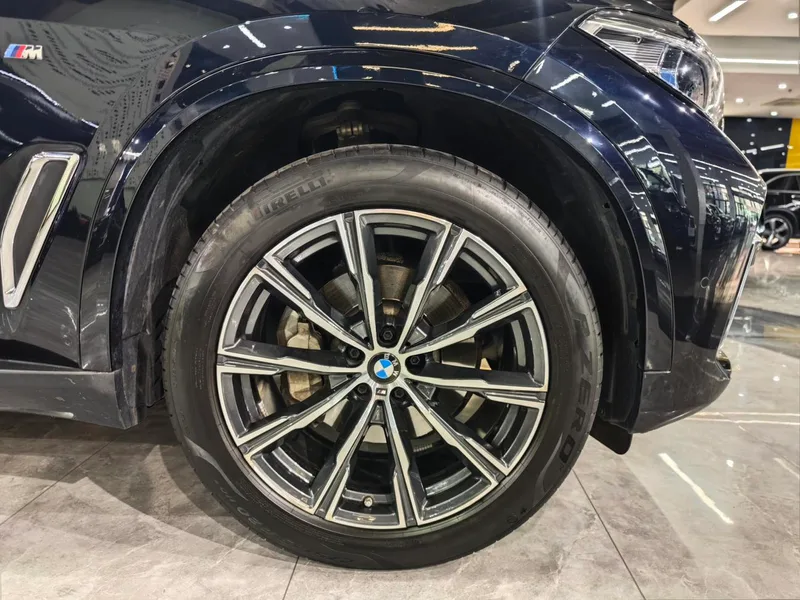 BMW X5 2022 xDrive 30Li Type de luxe M Ensemble de sport intérieur photo 13 BMW X5 2022 xDrive 30Li Type de luxe M Ensemble de sport intérieur photo 13