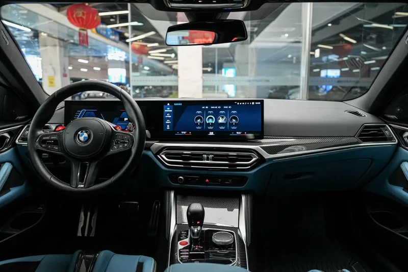 BMW M4 2023 M4 Coupé Version Thunder intérieur photo 7 BMW M4 2023 M4 Coupé Version Thunder intérieur photo 7