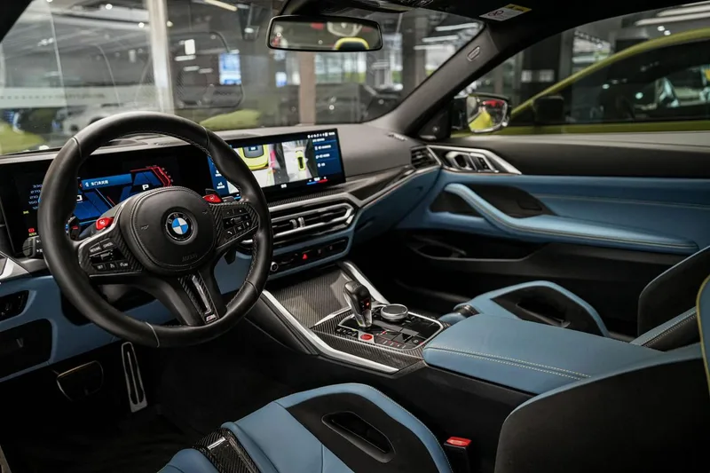 BMW M4 2023 M4 Coupé Version Thunder intérieur photo 9 BMW M4 2023 M4 Coupé Version Thunder intérieur photo 9