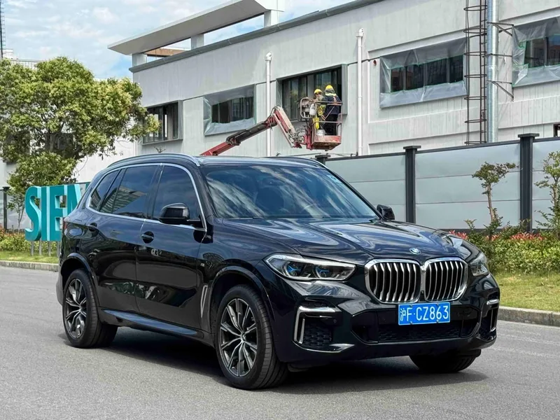 BMW X5 2022 xDrive 30Li Tipo de lujo M Conjunto deportivo exterior foto 3 BMW X5 2022 xDrive 30Li Tipo de lujo M Conjunto deportivo exterior foto 3
