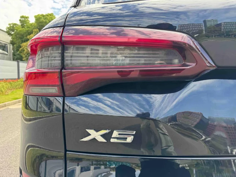 BMW X5 2022 xDrive 30Li Tipo de lujo M Conjunto deportivo exterior foto 7 BMW X5 2022 xDrive 30Li Tipo de lujo M Conjunto deportivo exterior foto 7