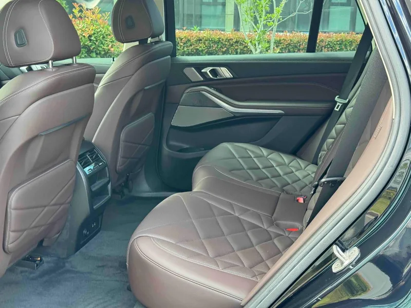 BMW X5 2022 xDrive 30Li Tipo de lujo M Conjunto deportivo interior foto 11 BMW X5 2022 xDrive 30Li Tipo de lujo M Conjunto deportivo interior foto 11