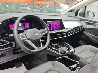 Volkswagen Talagon 2023 380TSI Edición insignia de tracción en las cuatro ruedas 7 Asiento interior foto 12