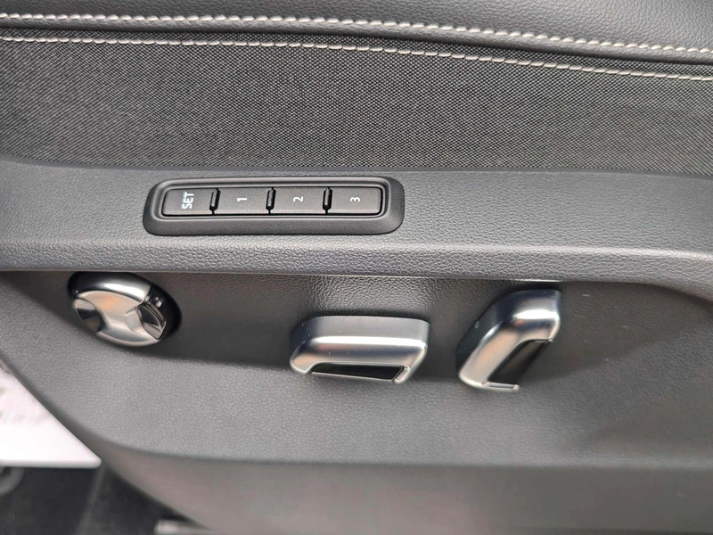 Volkswagen Talagon 2023 380TSI Edición insignia de tracción en las cuatro ruedas 7 Asiento interior foto 14