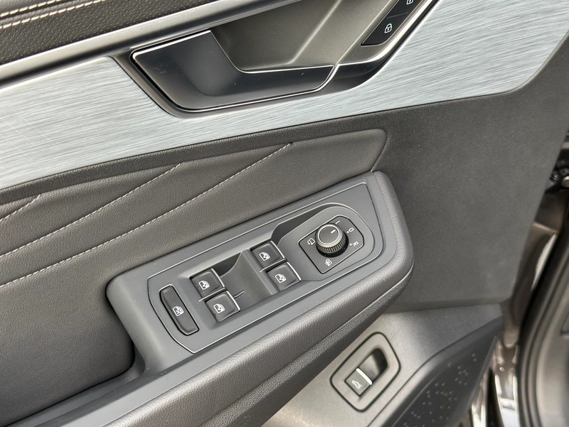 Volkswagen Talagon 2025 530TSI Four-wheel drive flagship victory Pro all-in-one 6 seat interior photo 19 Volkswagen Talagon 2025 530TSI Four-wheel drive flagship victory Pro all-in-one 6 seat interior photo 19