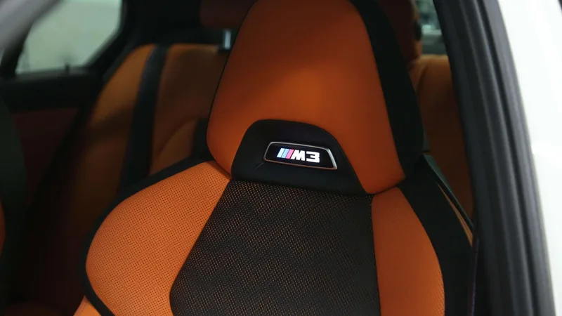 BMW M3 2024 M3 Sedán de cuatro puertas Versión Thunder interior foto 15 BMW M3 2024 M3 Sedán de cuatro puertas Versión Thunder interior foto 15