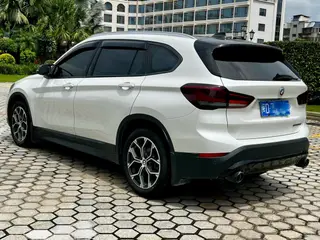 BMW X1 2022 sDrive25Li Leading Type interior photo 6