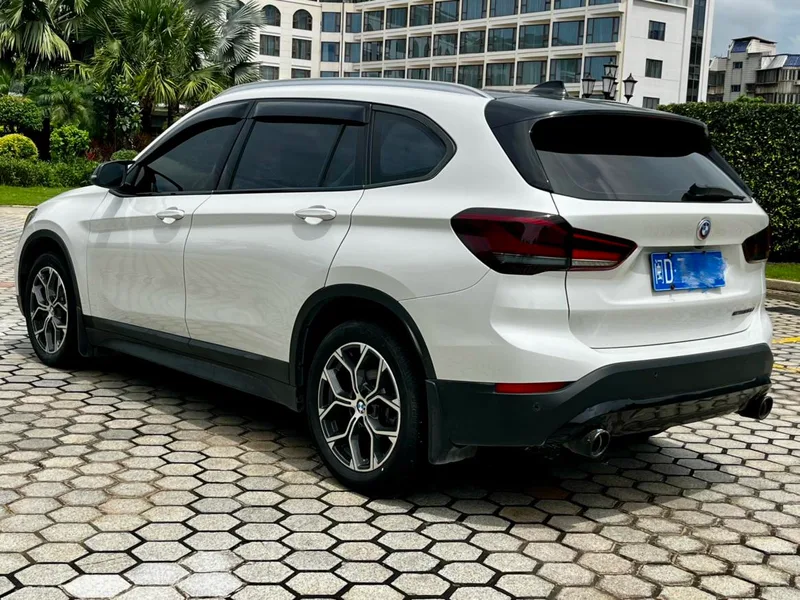 BMW X1 2022 sDrive25Li Leading Type interior photo 6