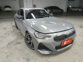 BMW 2 Series 2024 M240i Coupé exterior foto 2 BMW 2 Series 2024 M240i Coupé exterior foto 2