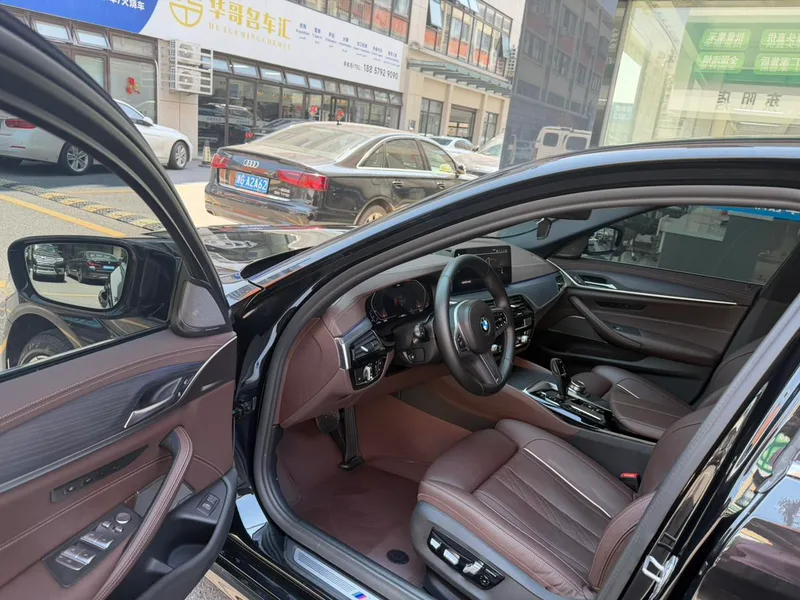 BMW 5 Series 2022 Reforma 530Li Tipo de lujo M Conjunto deportivo exterior foto 7 BMW 5 Series 2022 Reforma 530Li Tipo de lujo M Conjunto deportivo exterior foto 7