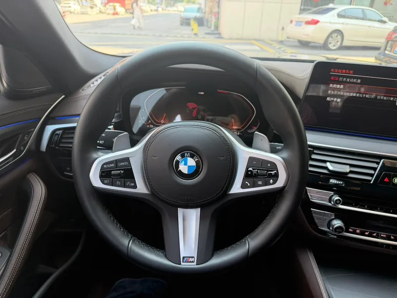 BMW 5 Series 2022 Reforma 530Li Tipo de lujo M Conjunto deportivo interior foto 9 BMW 5 Series 2022 Reforma 530Li Tipo de lujo M Conjunto deportivo interior foto 9