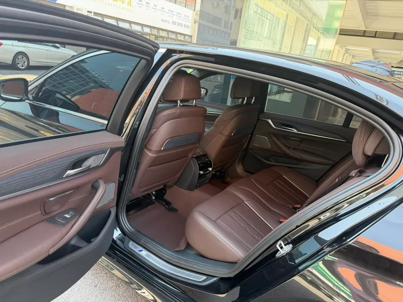 BMW 5 Series 2022 Reforma 530Li Tipo de lujo M Conjunto deportivo interior foto 12 BMW 5 Series 2022 Reforma 530Li Tipo de lujo M Conjunto deportivo interior foto 12