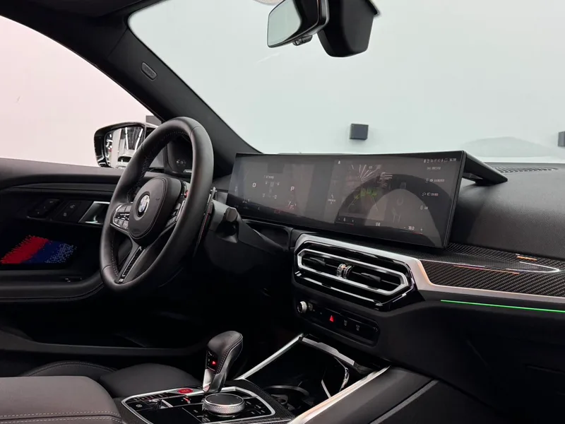 BMW M2 2023 M2 Coupe interior photo 10 BMW M2 2023 M2 Coupe interior photo 10