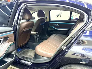 BMW 3 Series 2023 325Li M Спортивный костюм интерьер фото 7 BMW 3 Series 2023 325Li M Спортивный костюм интерьер фото 7