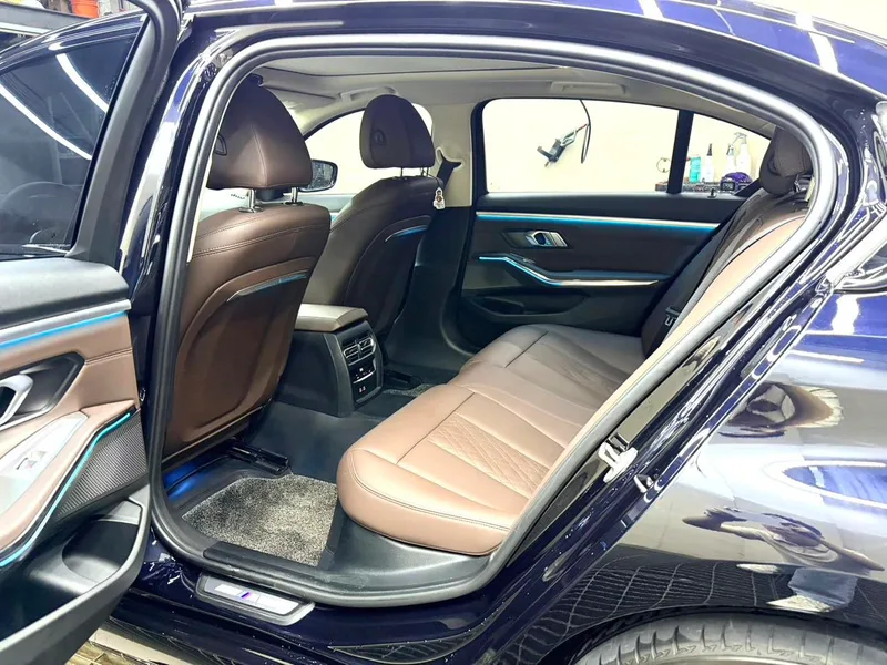 BMW 3 Series 2023 325Li M Спортивный костюм интерьер фото 7 BMW 3 Series 2023 325Li M Спортивный костюм интерьер фото 7