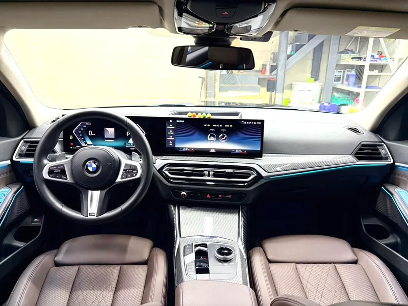 BMW 3 Series 2023 325Li M Спортивный костюм интерьер фото 8 BMW 3 Series 2023 325Li M Спортивный костюм интерьер фото 8