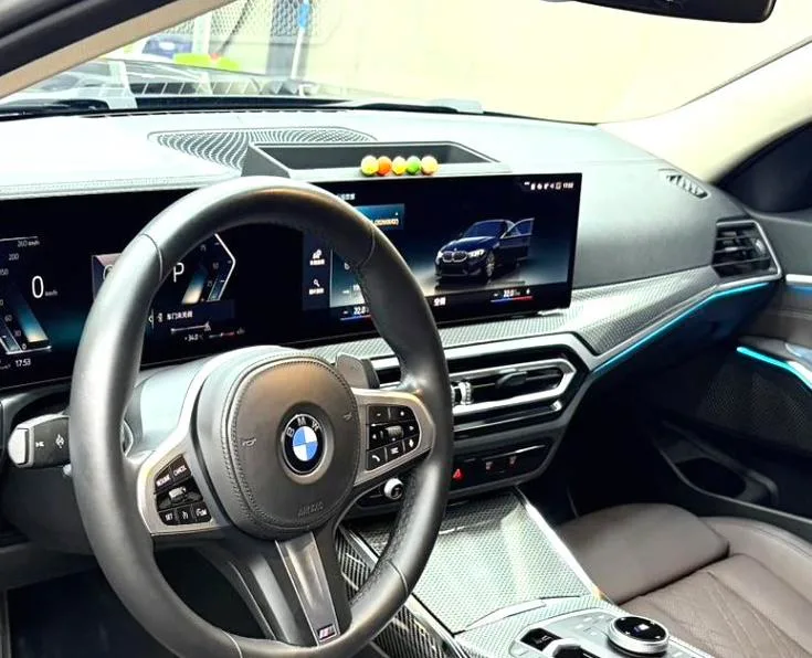 BMW 3 Series 2023 325Li M Спортивный костюм интерьер фото 9 BMW 3 Series 2023 325Li M Спортивный костюм интерьер фото 9