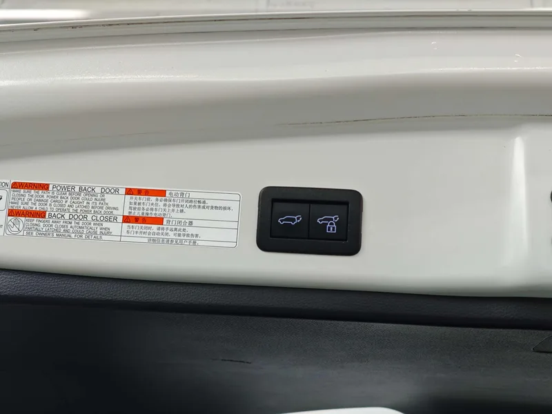 Toyota Frontlander 2022 2.0L CVT Luxury PLUS version interior photo 16 Toyota Frontlander 2022 2.0L CVT Luxury PLUS version interior photo 16