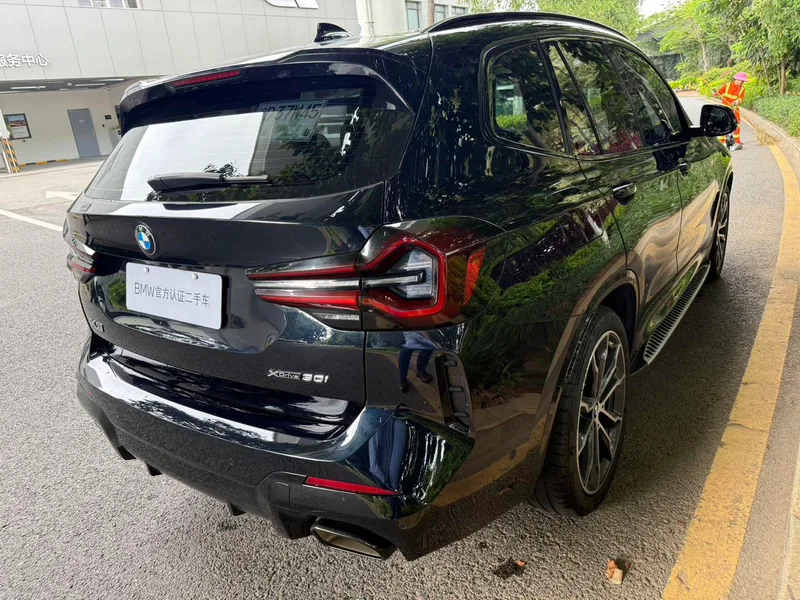 BMW X3 2023 xDrive30i Premium Class M Obsidian Night Suit interior photo 13