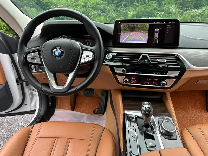 BMW 6 Series GT 2022 630i Роскошный дизайнерский набор экстерьер фото 8 BMW 6 Series GT 2022 630i Роскошный дизайнерский набор экстерьер фото 8
