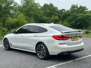 BMW 6 Series GT 2022 630i Роскошный дизайнерский набор интерьер фото 15 BMW 6 Series GT 2022 630i Роскошный дизайнерский набор интерьер фото 15