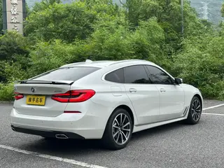 BMW 6 Series GT 2022 630i Роскошный дизайнерский набор интерьер фото 16 BMW 6 Series GT 2022 630i Роскошный дизайнерский набор интерьер фото 16