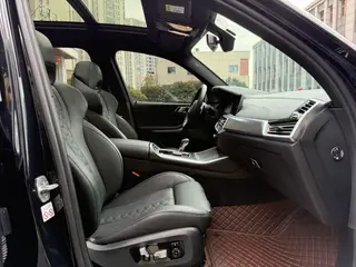 BMW X5 M 2021 X5 M intérieur photo 16 BMW X5 M 2021 X5 M intérieur photo 16
