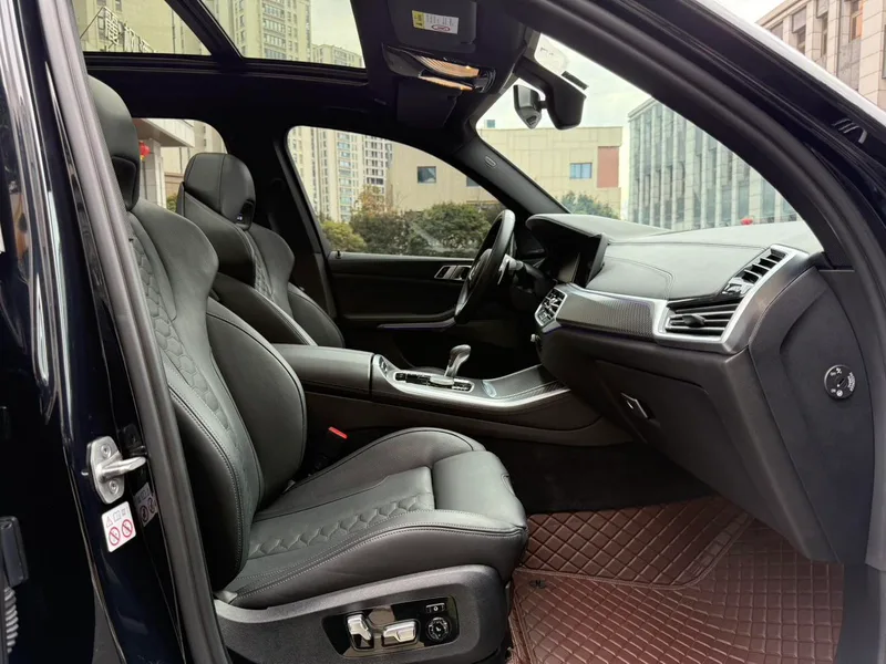 BMW X5 M 2021 X5 M intérieur photo 16 BMW X5 M 2021 X5 M intérieur photo 16