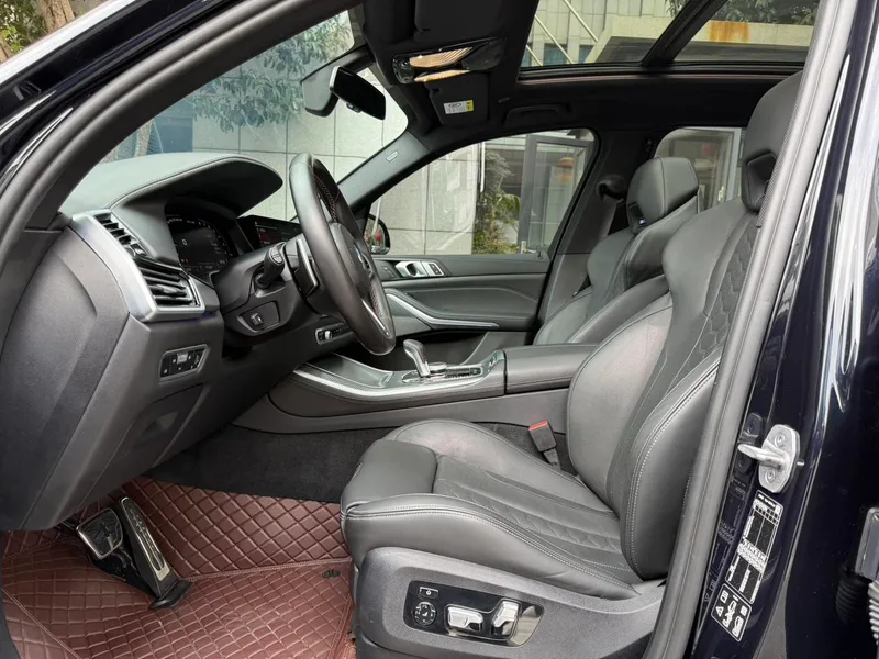 BMW X5 M 2021 X5 M intérieur photo 18 BMW X5 M 2021 X5 M intérieur photo 18