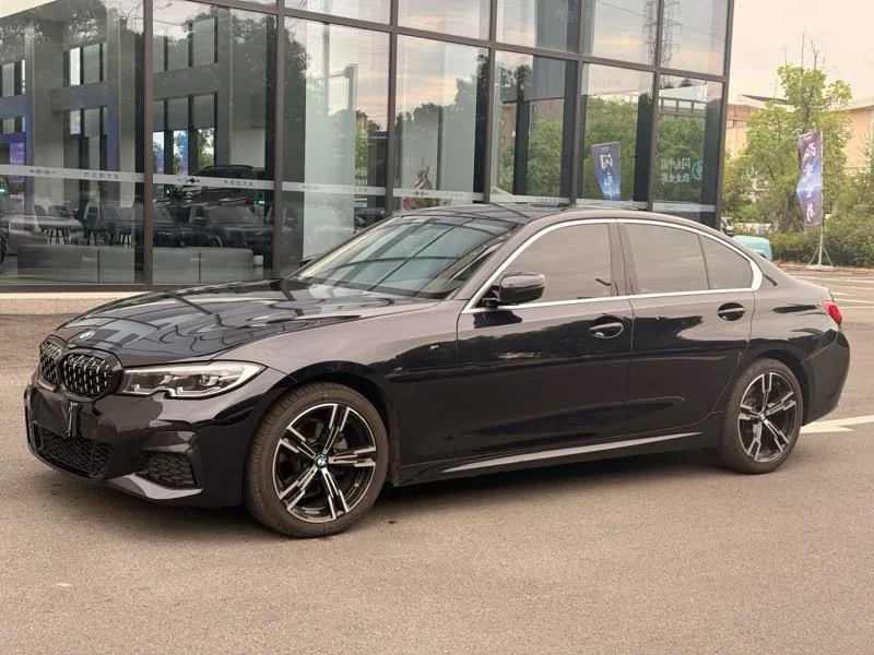 BMW 3 Series 2022 325i M Sports suit exterior photo 1 BMW 3 Series 2022 325i M Sports suit exterior photo 1