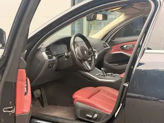 BMW 3 Series 2022 325i M Sports suit interior photo 10 BMW 3 Series 2022 325i M Sports suit interior photo 10