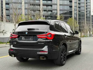 BMW X3 2022 Restyling xDrive30i Premium Class M Obsidian Night Suit interior photo 12 BMW X3 2022 Restyling xDrive30i Premium Class M Obsidian Night Suit interior photo 12