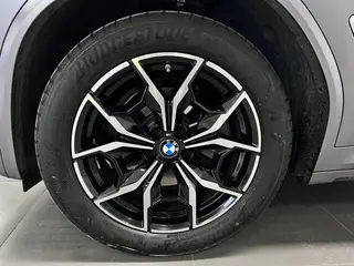 BMW X3 2022 xDrive25i M Спортивный костюм интерьер фото 11 BMW X3 2022 xDrive25i M Спортивный костюм интерьер фото 11