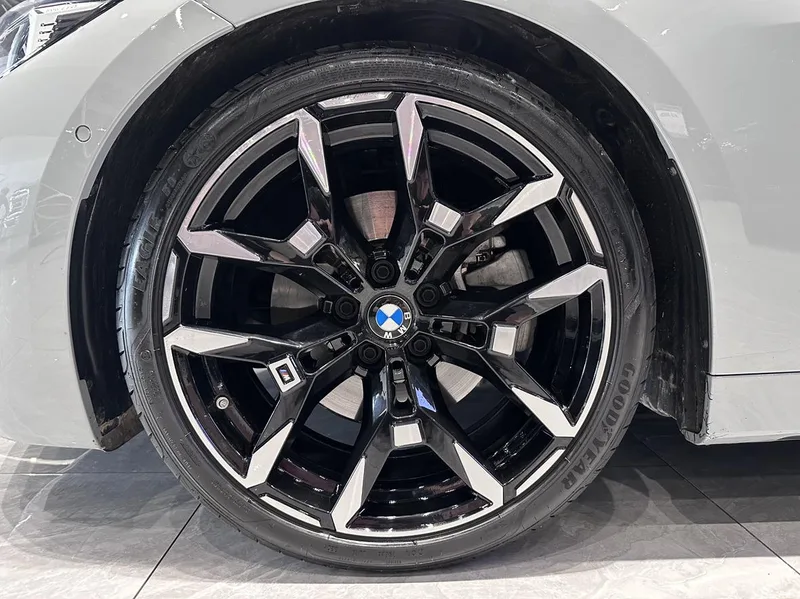 BMW 4 Series 2024 430i M Спортивный ночной костюм экстерьер фото 7 BMW 4 Series 2024 430i M Спортивный ночной костюм экстерьер фото 7