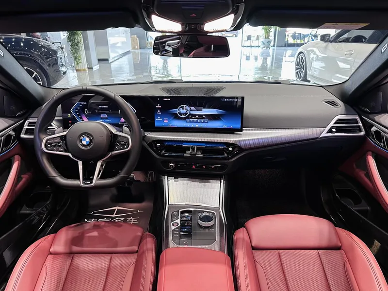 BMW 4 Series 2024 430i M Спортивный ночной костюм интерьер фото 14 BMW 4 Series 2024 430i M Спортивный ночной костюм интерьер фото 14