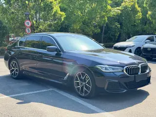 BMW 5 Series 2023 530Li Tipo de lujo M Conjunto deportivo exterior foto 3 BMW 5 Series 2023 530Li Tipo de lujo M Conjunto deportivo exterior foto 3