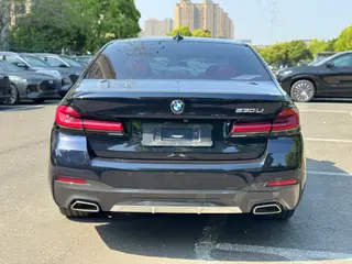 BMW 5 Series 2023 530Li Tipo de lujo M Conjunto deportivo interior foto 15 BMW 5 Series 2023 530Li Tipo de lujo M Conjunto deportivo interior foto 15