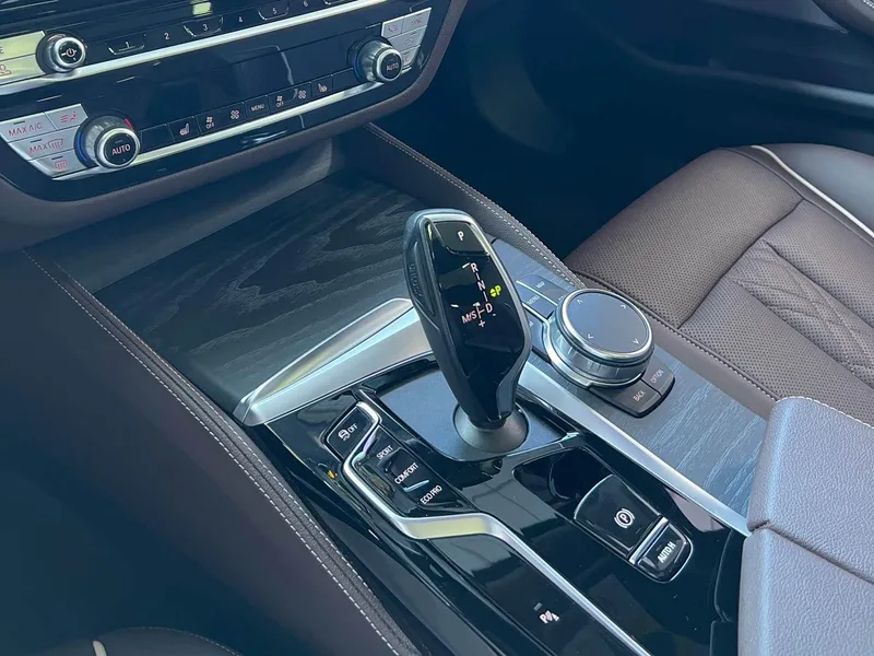 BMW 5 Series 2023 530Li Leading Type M Sports suit exterior photo 5 BMW 5 Series 2023 530Li Leading Type M Sports suit exterior photo 5