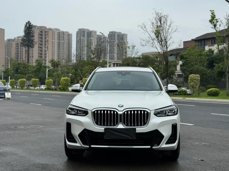 BMW X3 2022 xDrive25i M Ensemble de sport extérieur photo 2 BMW X3 2022 xDrive25i M Ensemble de sport extérieur photo 2
