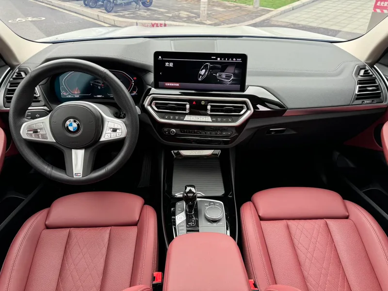 BMW X3 2022 xDrive25i M Ensemble de sport extérieur photo 8 BMW X3 2022 xDrive25i M Ensemble de sport extérieur photo 8