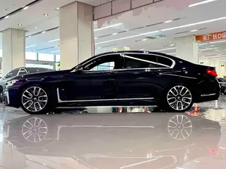 BMW 7 Series 2021 740Li Leader M Ensemble de sport extérieur photo 2 BMW 7 Series 2021 740Li Leader M Ensemble de sport extérieur photo 2