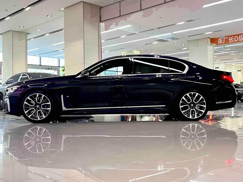 BMW 7 Series 2021 740Li Leader M Ensemble de sport extérieur photo 2 BMW 7 Series 2021 740Li Leader M Ensemble de sport extérieur photo 2
