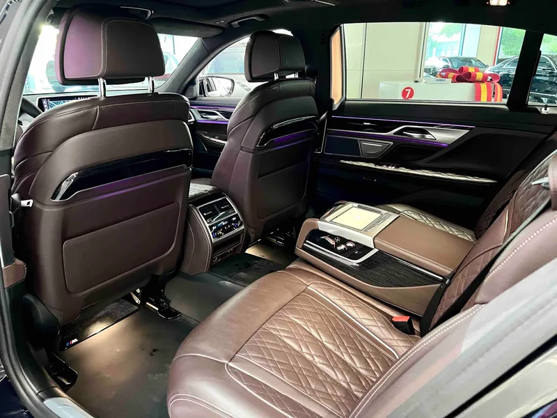 BMW 7 Series 2021 740Li Leader M Ensemble de sport intérieur photo 8 BMW 7 Series 2021 740Li Leader M Ensemble de sport intérieur photo 8